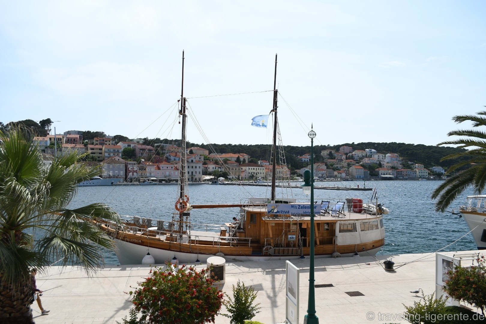 Sehr hübsches Ausflugsschiff in Mali Lošinj.